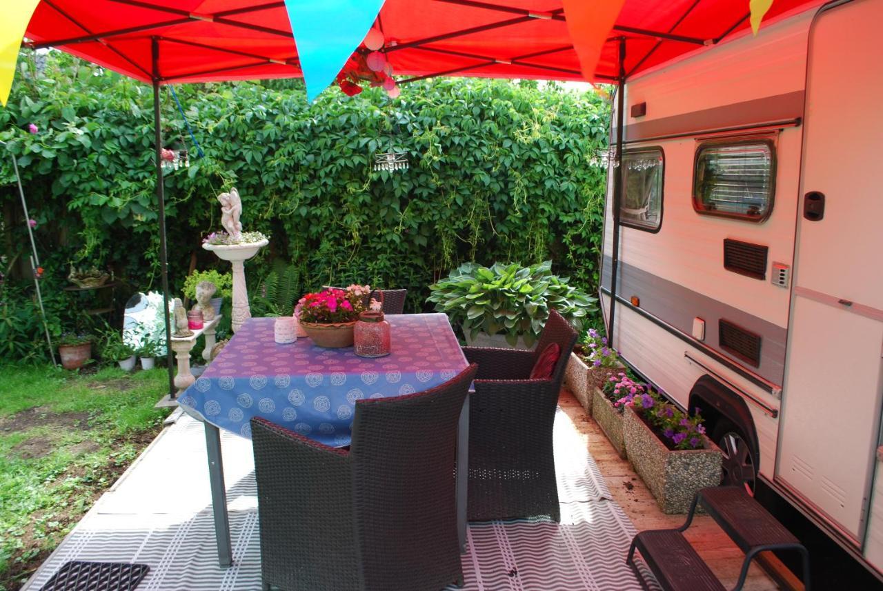 B&B Oeland Caravan "Juf Jansen" Ottoland Exterior photo